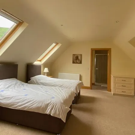 5 Star Overlooking Pets Welcome