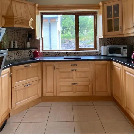 5 Star Overlooking Pets Welcome Holiday home