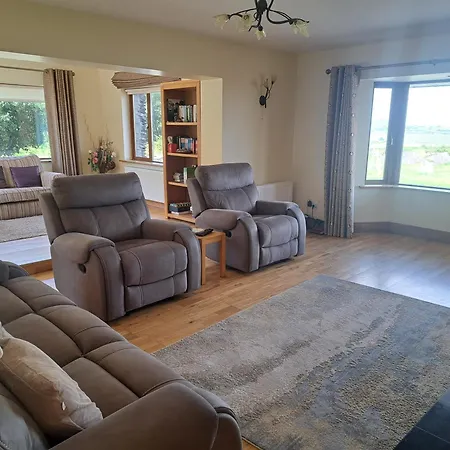 Holiday home 5 Star Overlooking Pets Welcome